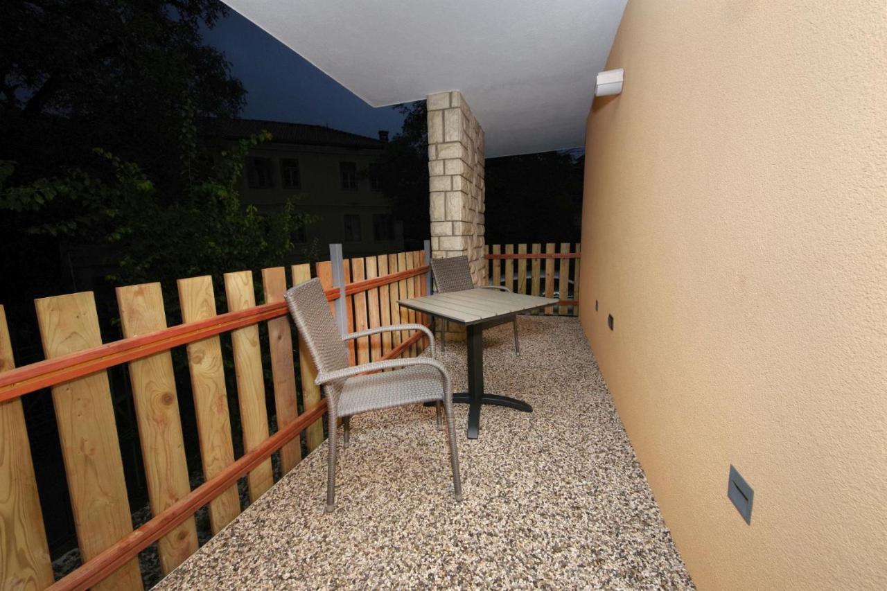 Riverside Apartments Most Na Soci Exterior photo